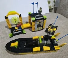 Lego Juniors Aqua Res-Q Super Station (4610)
