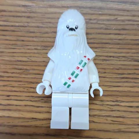 LEGO Star Wars Chewbacca White Wookiee Minifigure w/ Red & Green Bandolier