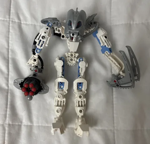 LEGO BIONICLE: Toa Mahri - Toa Matoro (8915) 100% Complete