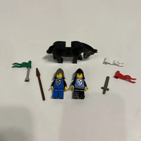LEGO Black Falcon Knights Castle 2 Minifigures Horse And More Lot