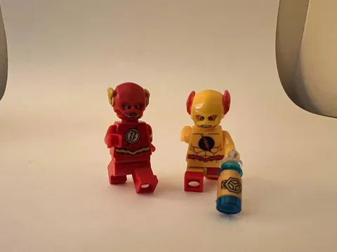 LEGO DC Reverse Flash sh0471 & The Flash Minifigures 76098 Rare + Accessory