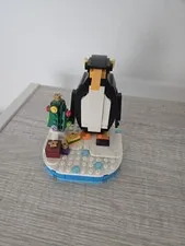 LEGO 40498 Christmas Holidays Set Penguin with Tree RareIncomplete - Displayed