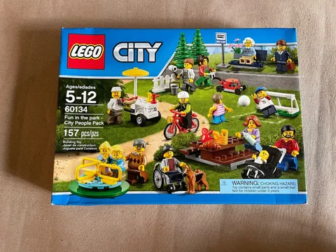 NEW SEALED LEGO CITY: People Pack-Fun in the Park (60134)