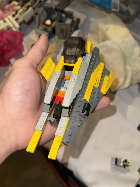 LEGO Star Wars 7669 Anakin Jedi Starfighter Build