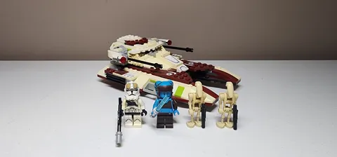 LEGO Star Wars: Republic Fighter Tank (75182) 100% COMPLETE W/ MINIFIGS