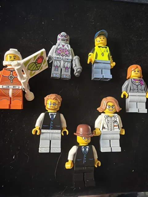 LEGO City Space Minifig Lot People Astronaut with Satellite Bulk 60224 A29-32
