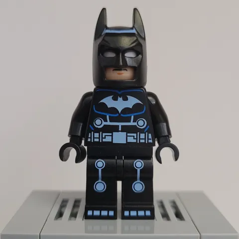 LEGO Superheroes - Electro Suit Batman Minifigure - Book Exclusive - sh0046