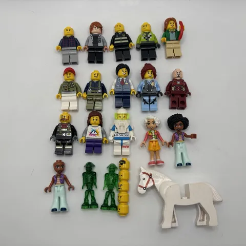 *LOT OF 18* LEGO Minifigures + Horse + Spare Heads (Pre-Owned) READ