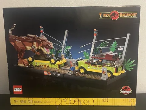 LEGO Jurassic World: T. Rex Breakout (76956)