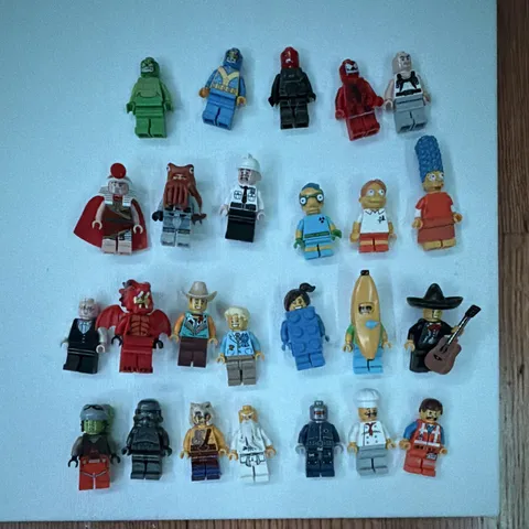 LEGO MINIFIGURES The Simpsons, marvel, DC, Star Wars, ninjago Minifigures lot