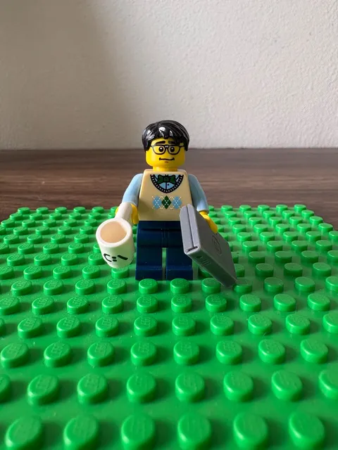 Lego collectible minifigures series 7- Computer Programmer