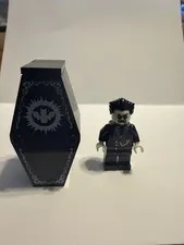 LEGO Monster Fighters 9464 Lord Vampyre Minifigure with Coffin
