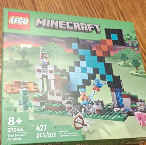 LEGO Minecraft 21244 The Sword Outpost Set 427 Pieces Age 8+