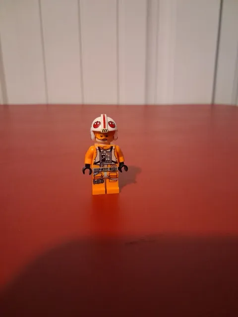 Lego star wars , twenty eighteen pilot luke skywalker , mini figure