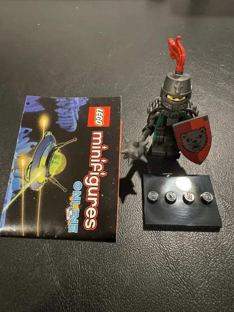 LEGO Minifigures Series 15 Frightening Knight 71011 Rare w/ Instructions