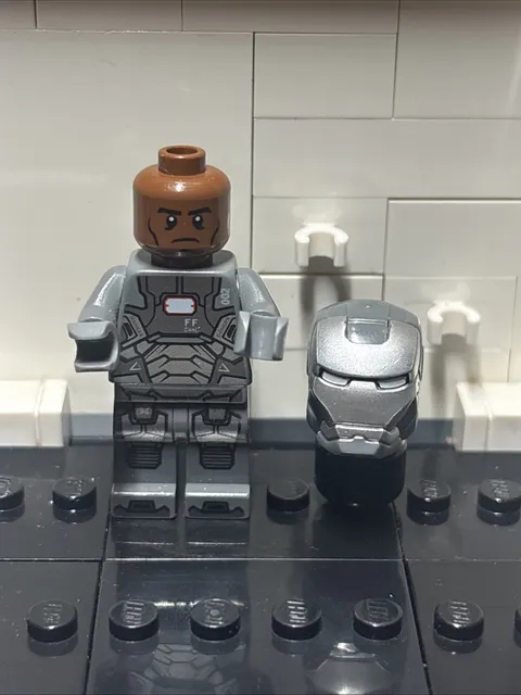 LEGO War Machine Minifigure Silver Armour