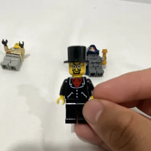LEGO Minifigures Minifigure w/ Black Tuxedo Suit, Black Top Hat & Red Scarf