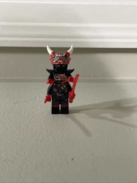 LEGO Ninjago MR-E Minifigure with Swords Njo0385