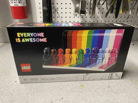 LEGO Icons: Everyone Is Awesome (40516) Brand New Sealed