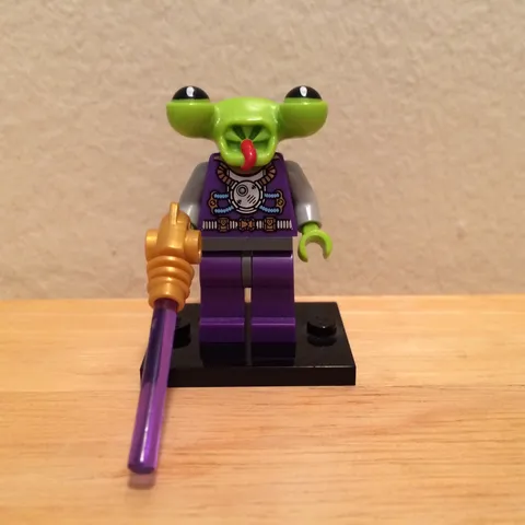 LEGO® Space Alien Minifigure Collectible CMF Series 3 (8803) - Complete Retired