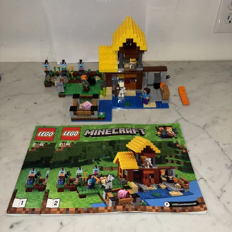 LEGO Minecraft: The Farm Cottage (21144) 100% Complete w/ manuals & Minifigs