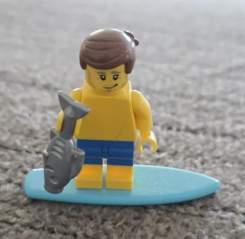 LEGO Minifigure Surfer Light Blue Surfboard Gray Fish Accessory