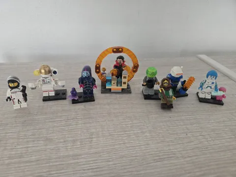 Lego Minifigure 8 Figures Nurse Doctor Strange Bettlezoid Astronaut Ice