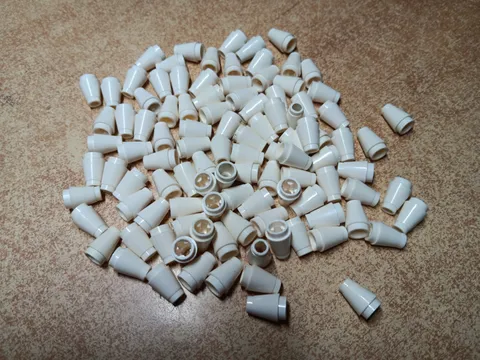 LEGO BULK LOT OF 100 WHITE 1X1 ROUND BRICKS CONES  #4589