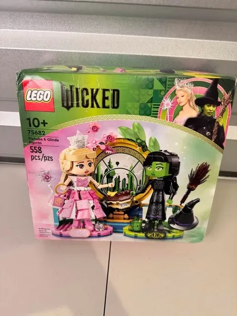 LEGO Wicked Elphaba & Glinda Figures 75682 558 Pcs Open Box Complete