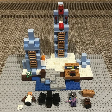 LEGO Minecraft The Ice Spikes
