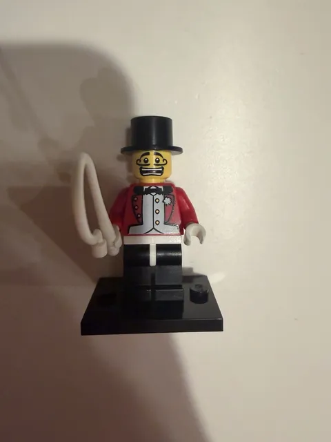 Lego Minifigure Series 2 Ringmaster (8684)