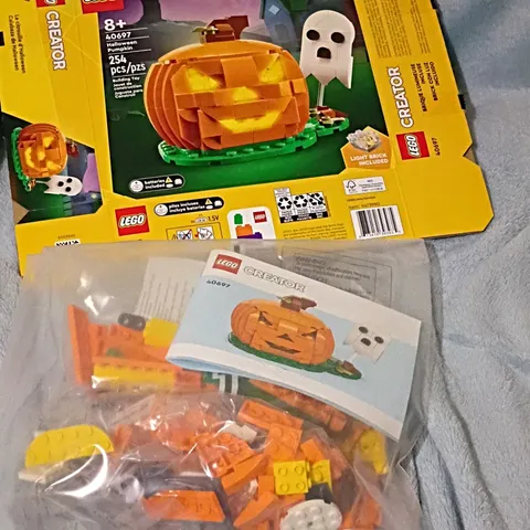 LEGO CREATOR Halloween Pumpkin 40697 Seasonal Set Ghost Light Brick 254 pcs 8+
