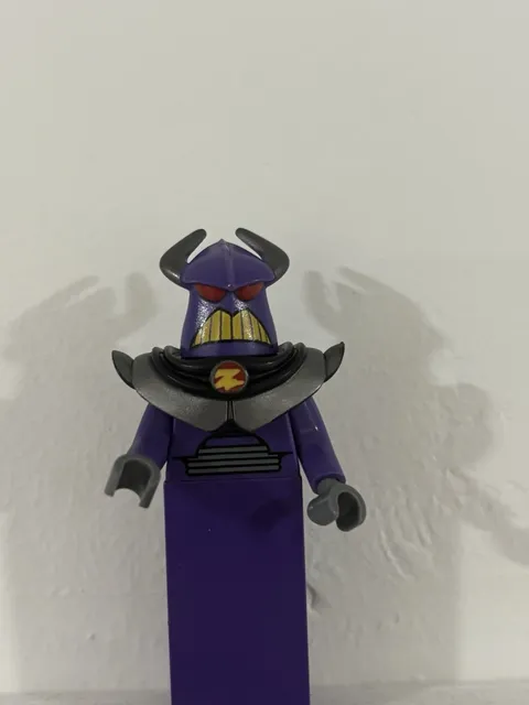 Rare LEGO Zurg Minifigure 7593 Excellent Condition No Capes Pre-Owned