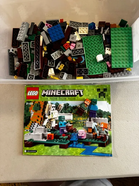 LEGO #21123 MINECRAFT - The Iron Golem 100%