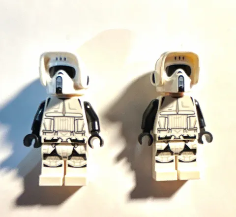 LEGO Star Wars Minifigure Lot of 2 White Trooper/Clone Soldier w/ Helmets