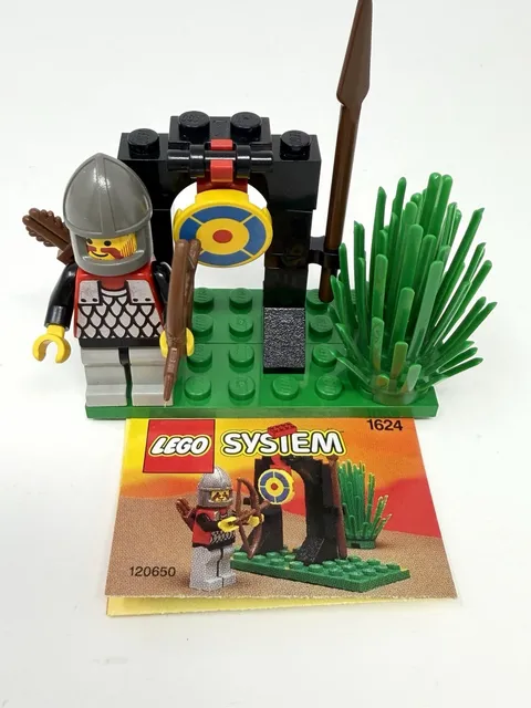 LEGO King's Archer 1624 Castle Complete Set Black Knights Archer Minifigure