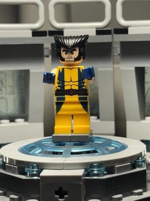 LEGO Wolverine Minifigure 6866 Super Heroes  X-Men Minifigure