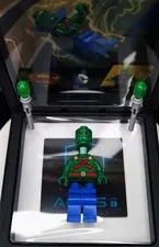 LEGO Martian Manhunter Minifigure sh0158 Pristine Brand New Never Assembled