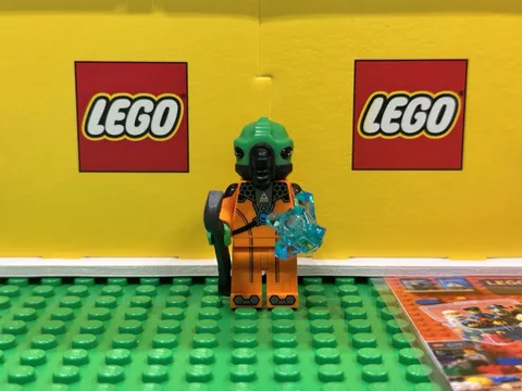 Lego Alien Minifigure Collectible Series 21 CMF 71029 Lot Rare Retired Vintage 