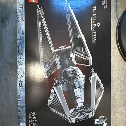 LEGO® Star Wars 75382-1 - TIE Interceptor - UCS