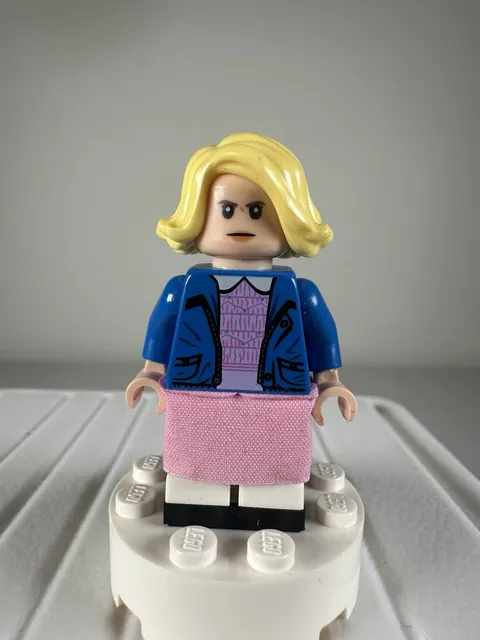 LEGO Stranger Things Eleven Minifigure 75810 The Upside Down Authentic