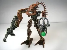2006 LEGO Bionicle Piraka Avak set #8904 with light-up eyes & one Zamor sphere
