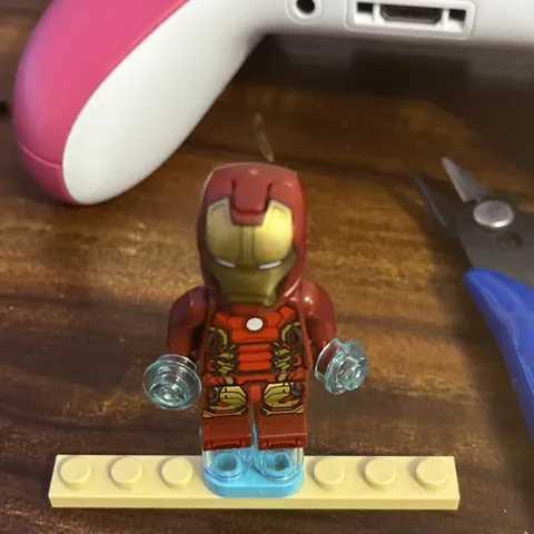 LEGO Iron Man MK43 Minifigure Red/Gold Armor with Trans-Light Blue Repulsors
