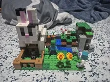 LEGO Minecraft: The Rabbit Ranch (21181) used COMPLETE