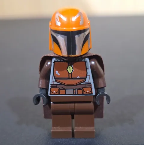 LEGO sw1079 Mandalorian Tribe Warrior Male Minifigure w/ Orange Helmet & Cape