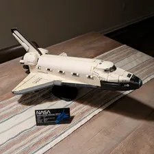 LEGO Icons 10283 NASA Space Shuttle Discovery