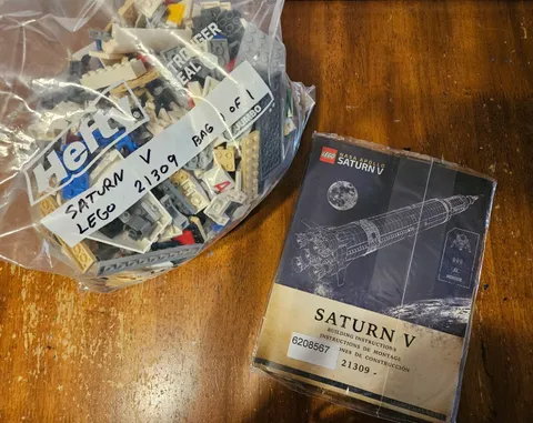 LEGO 21309 Nasa Apollo Saturn V Pre-Owned with Instructions