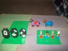 LEGO GOOD LOT FOR SET # 6085 CASTLE BLACK KNIGHT BLACK MONARCH'S CASTLE