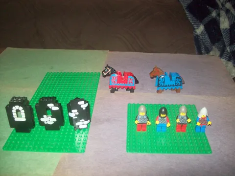 LEGO GOOD LOT FOR SET # 6085 CASTLE BLACK KNIGHT BLACK MONARCH'S CASTLE