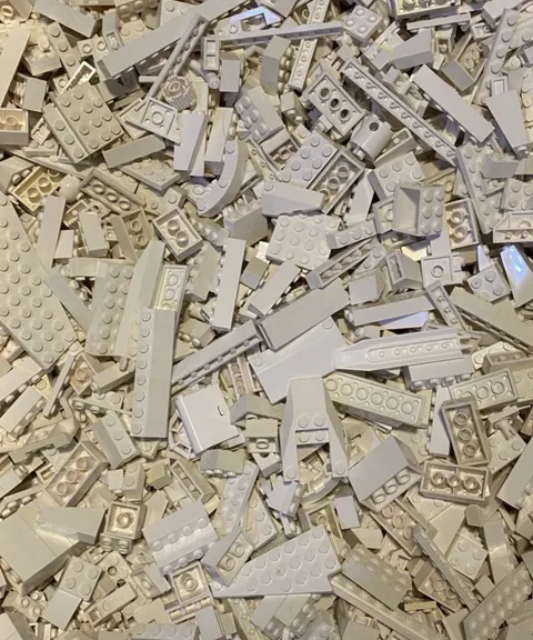 Lego 1,000 White Bricks And Plates Bulk Lot +2 Free Mini Figures